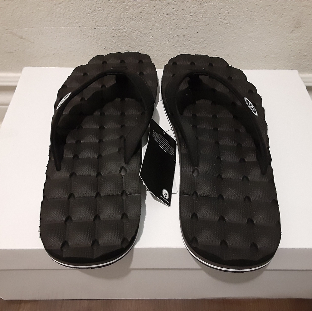 Volcom - Picture 3 of 3